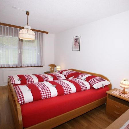 Cadras Apartment Tinzen Bagian luar foto